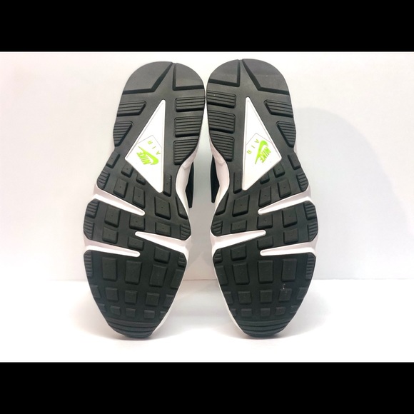 Nike Air Huarache ‘Scream Green’ 2021 - Picture 9 of 9